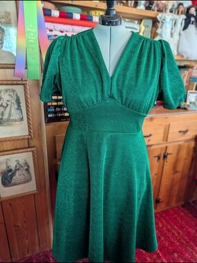 Handmade 1940's Green Lurex V-Neck Dress Puff Sleeves Flared Skirt